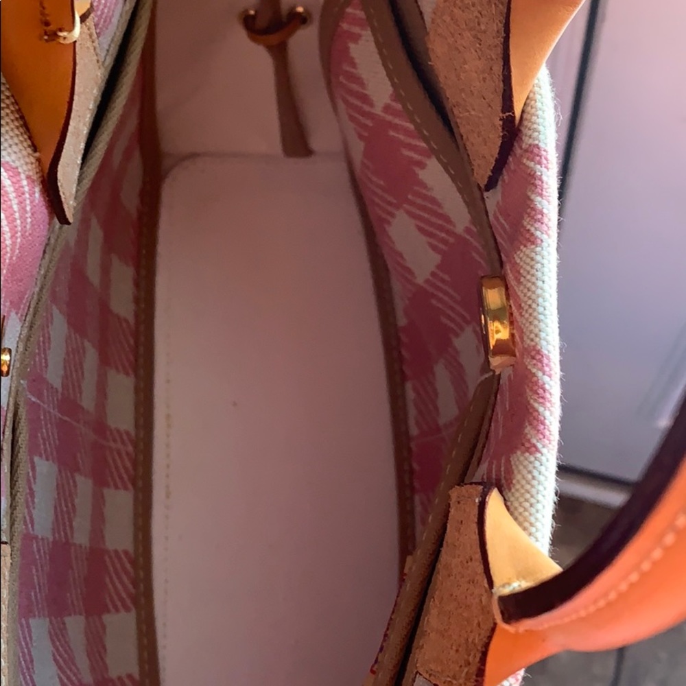 Beautiful Pink and white Dooney & Bourke handbag - Picture 6 of 8